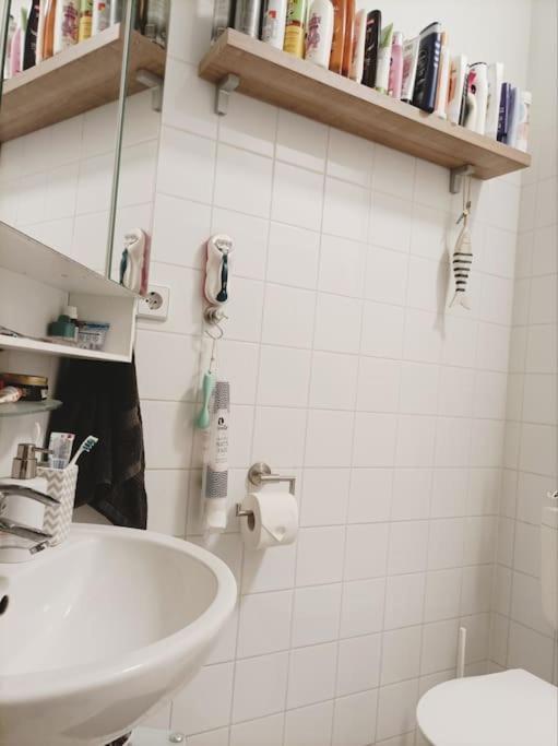 Private Bedroom In Friedrichshain *
