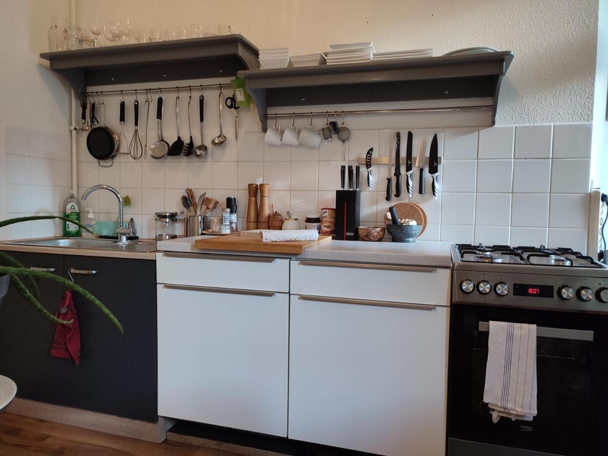 Appartamento Private Bedroom In Friedrichshain *