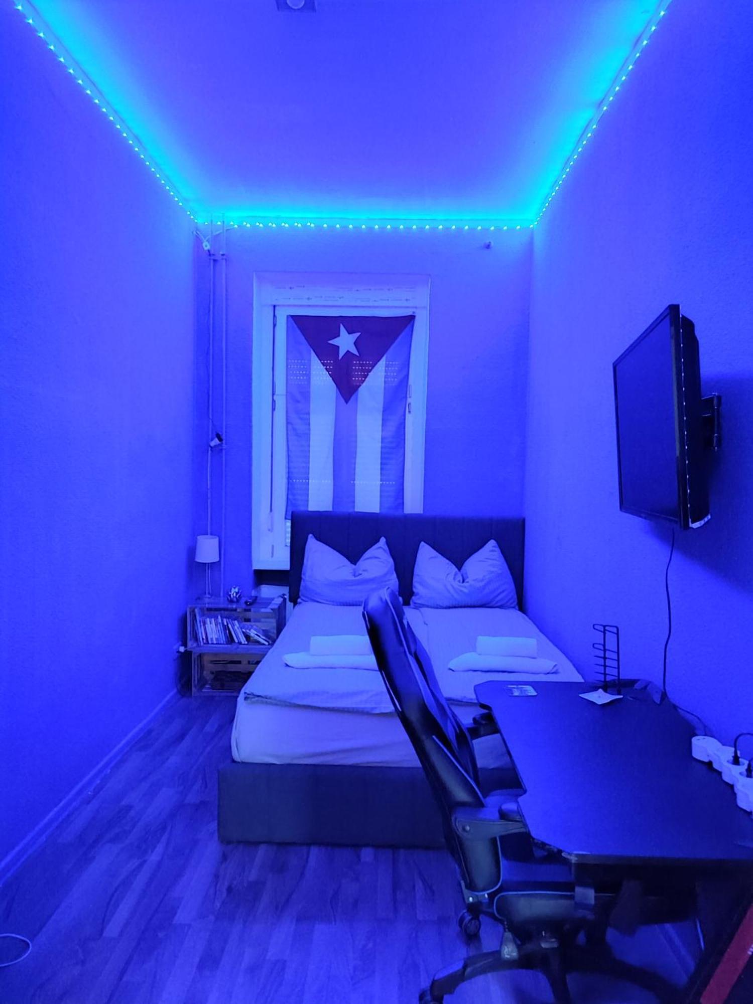 Private Bedroom In Friedrichshain Berlino